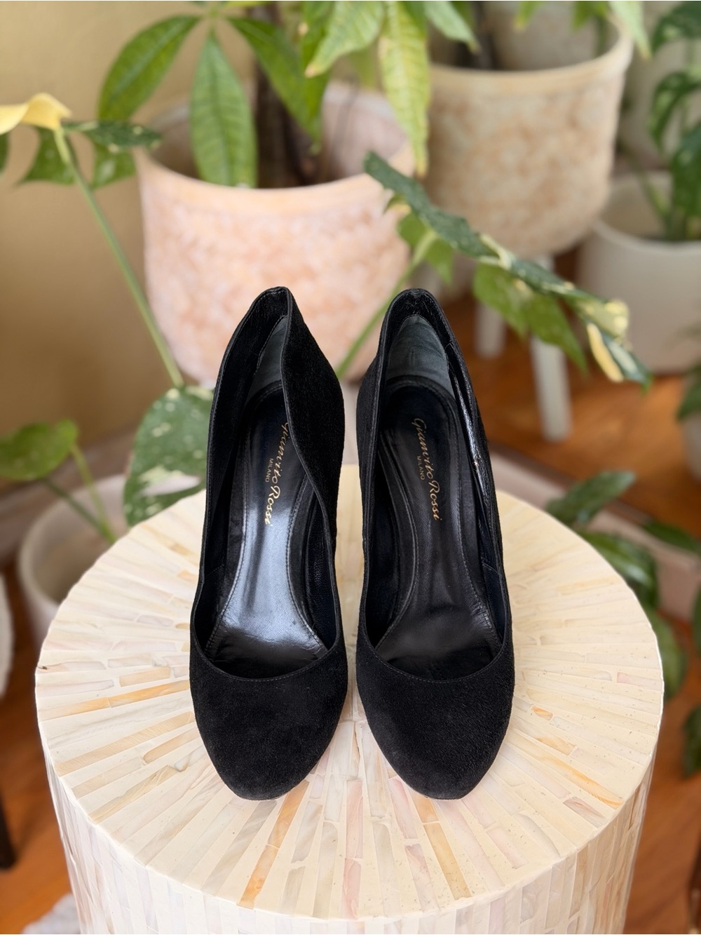 Gianvito Rossi Black Suede Round-Toe Pumps 37.5 / 7 - GOOD CONDITION!
